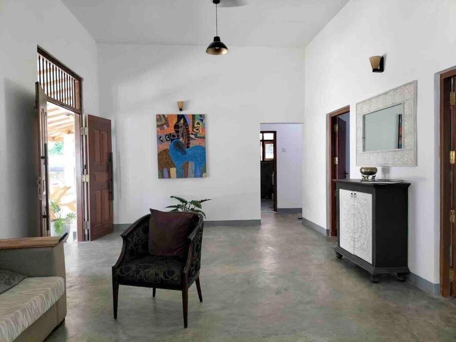 The Rook House In Hiriketiya Villa *